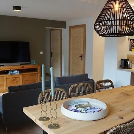3 Bedroom, Ski-in Ski-out Bois Colombes Διαμέρισμα *